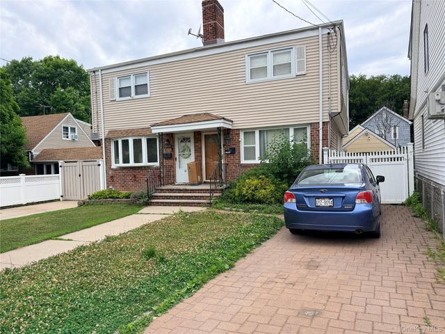 11917 6th Avenue, College Point, NY 11356
