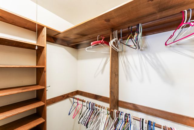 1719 N Pine Street, Nixa, MO 65714