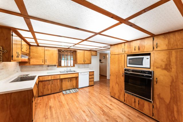 1719 N Pine Street, Nixa, MO 65714