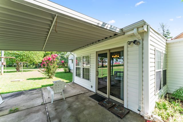 1719 N Pine Street, Nixa, MO 65714