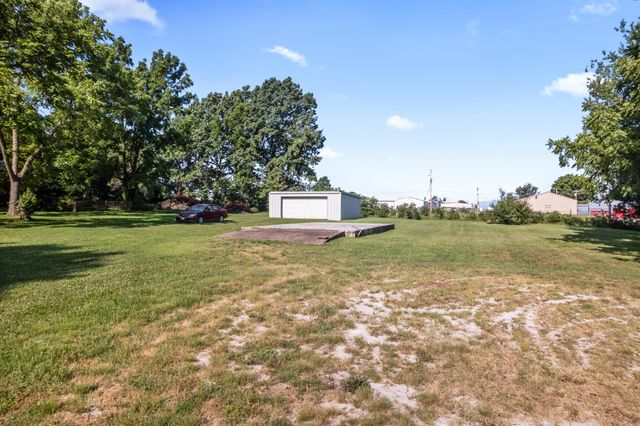 1719 N Pine Street, Nixa, MO 65714