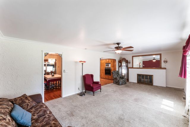 1719 N Pine Street, Nixa, MO 65714