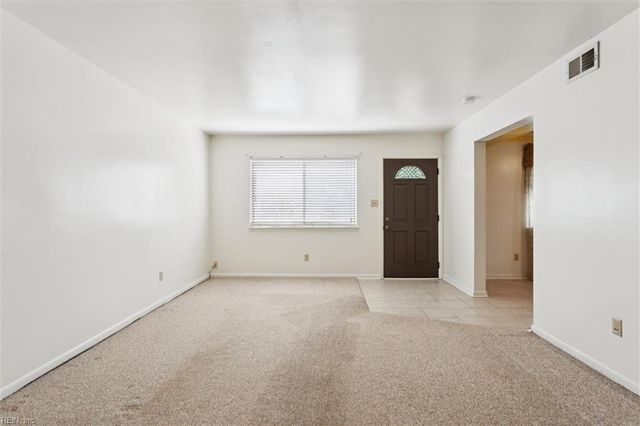 1692 Monterry PL, Newport News, VA 23608