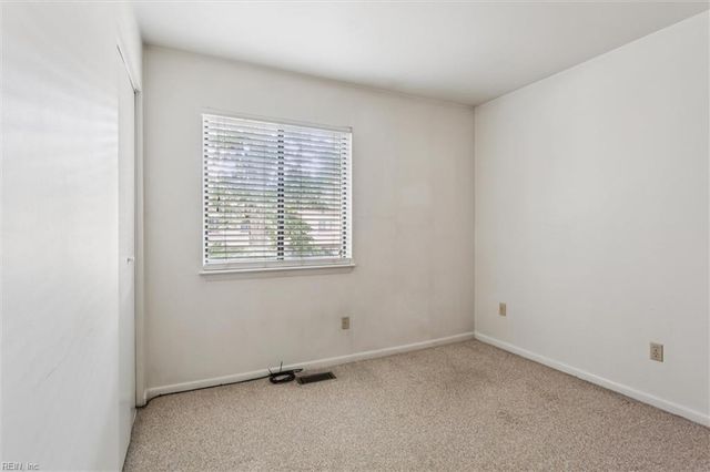 1692 Monterry PL, Newport News, VA 23608