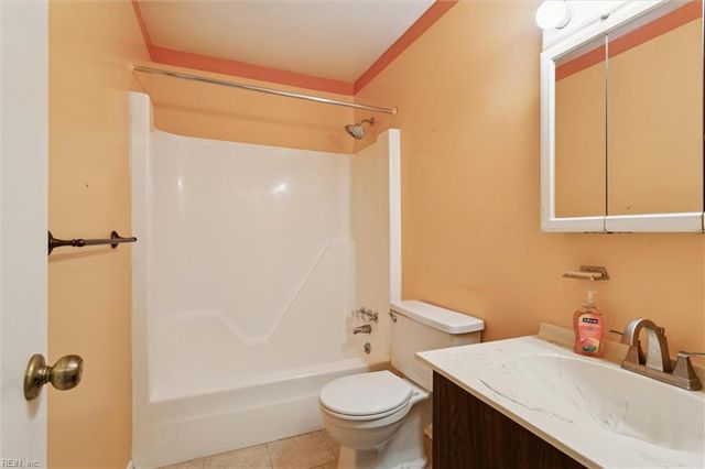 1692 Monterry PL, Newport News, VA 23608