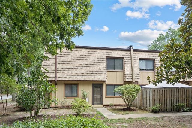 1692 Monterry PL, Newport News, VA 23608