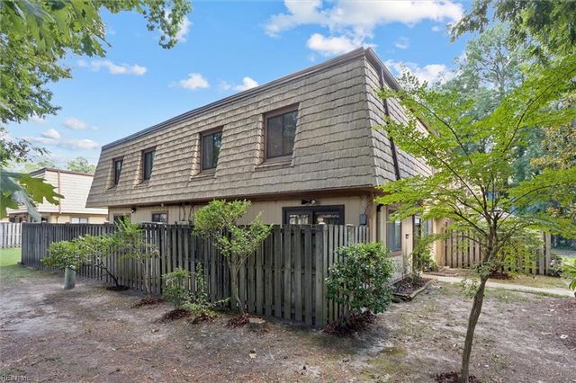 1692 Monterry PL, Newport News, VA 23608