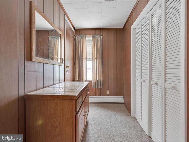 9 W MARKET ST, Myerstown, PA 17067