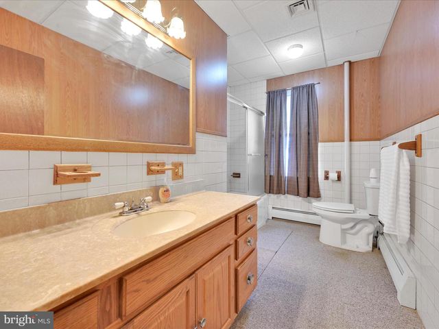 9 W MARKET ST, Myerstown, PA 17067
