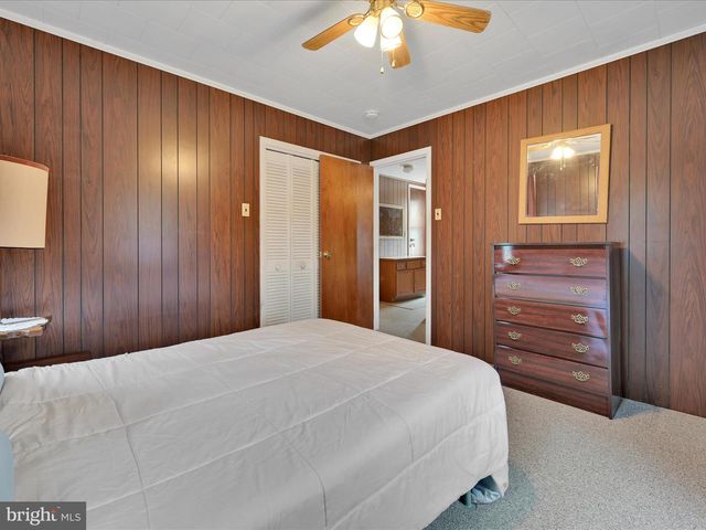 9 W MARKET ST, Myerstown, PA 17067