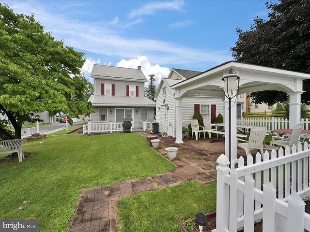 9 W MARKET ST, Myerstown, PA 17067