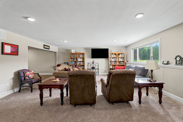 1615 N Obsidian St, Wichita, KS 67235