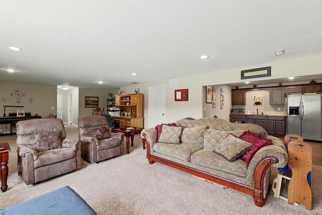 1615 N Obsidian St, Wichita, KS 67235