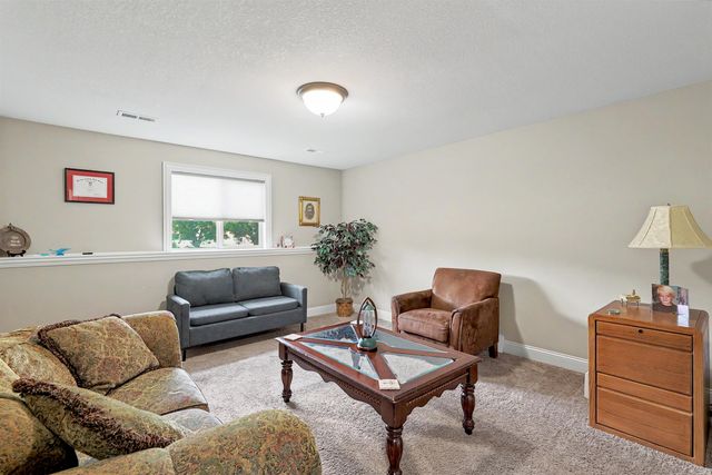 1615 N Obsidian St, Wichita, KS 67235