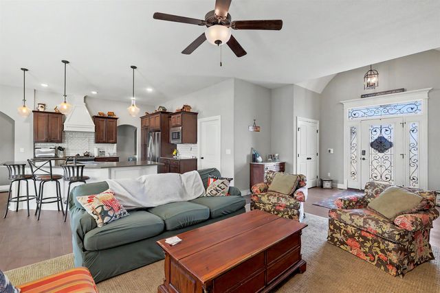 1615 N Obsidian St, Wichita, KS 67235