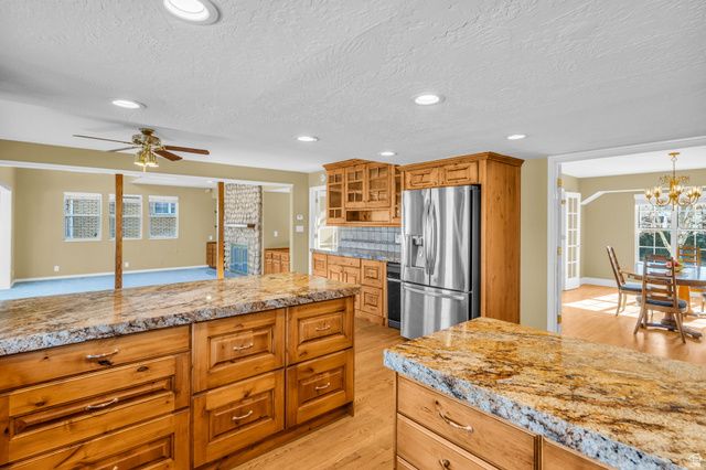 517 E HOLSTEIN WAY, Murray, UT 84107