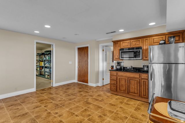 517 E HOLSTEIN WAY, Murray, UT 84107