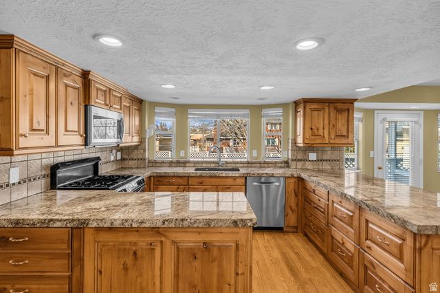 517 E HOLSTEIN WAY, Murray, UT 84107