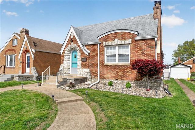 705 Bellavilla Drive, Bella Villa, MO 63125