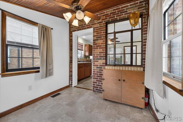 705 Bellavilla Drive, Bella Villa, MO 63125