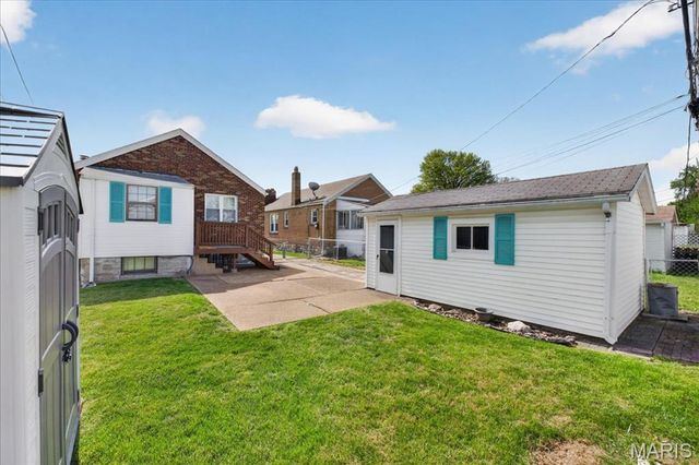 705 Bellavilla Drive, Bella Villa, MO 63125