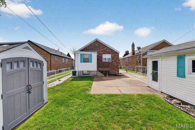 705 Bellavilla Drive, Bella Villa, MO 63125