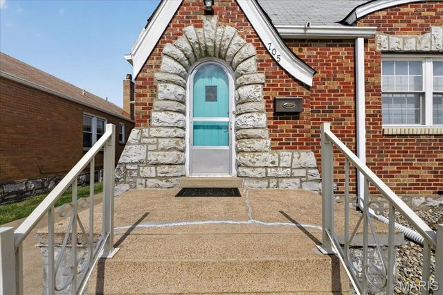 705 Bellavilla Drive, Bella Villa, MO 63125