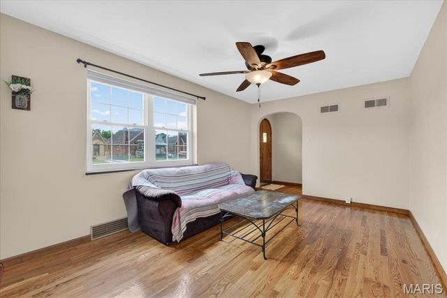 705 Bellavilla Drive, Bella Villa, MO 63125