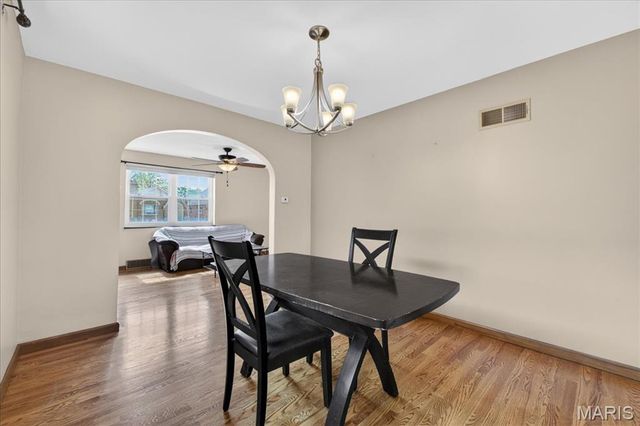 705 Bellavilla Drive, Bella Villa, MO 63125