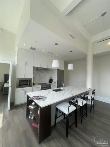 17 S Palafox Pl 208, Pensacola, FL 32502
