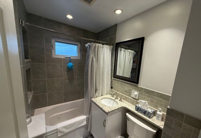 18 Benton Rd 1, Medford, MA 02155