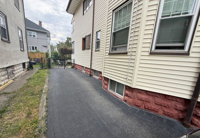 18 Benton Rd 1, Medford, MA 02155