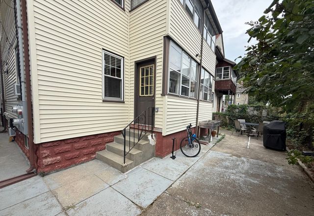 18 Benton Rd 1, Medford, MA 02155
