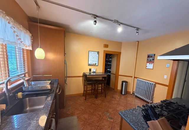 18 Benton Rd 1, Medford, MA 02155
