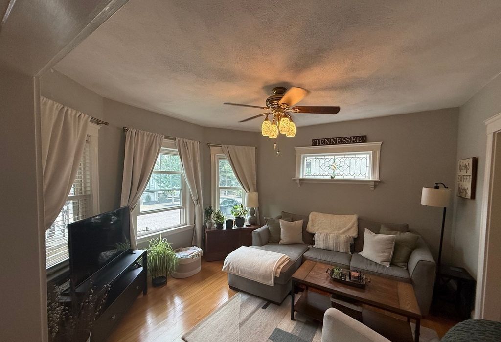 18 Benton Rd 1, Medford, MA 02155