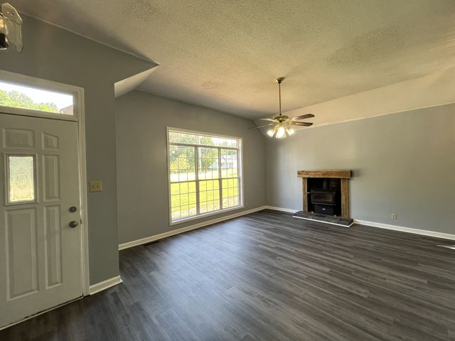 1130 Hunting Creek Ct, Clarksville, TN 37042