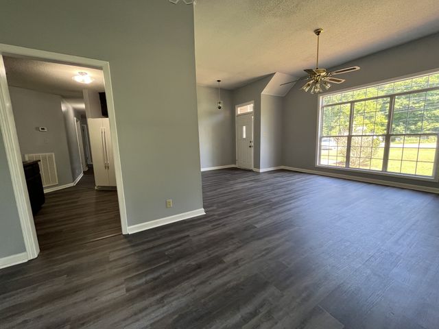 1130 Hunting Creek Ct, Clarksville, TN 37042
