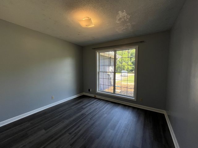 1130 Hunting Creek Ct, Clarksville, TN 37042