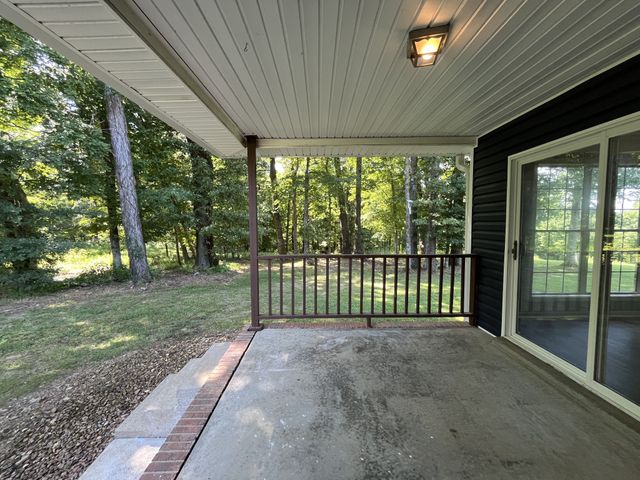 1130 Hunting Creek Ct, Clarksville, TN 37042