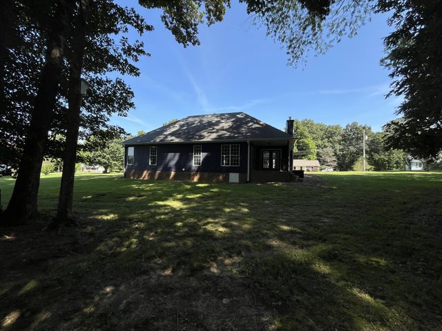 1130 Hunting Creek Ct, Clarksville, TN 37042