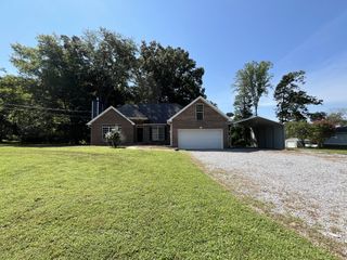 1130 Hunting Creek Ct, Clarksville, TN 37042