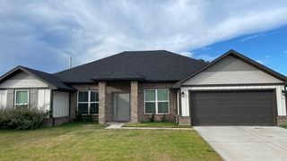 10 Gemstone Court, Angleton, TX 77515