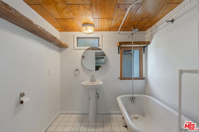 1667 Las Virgenes Canyon Road 9, Calabasas, CA 91302