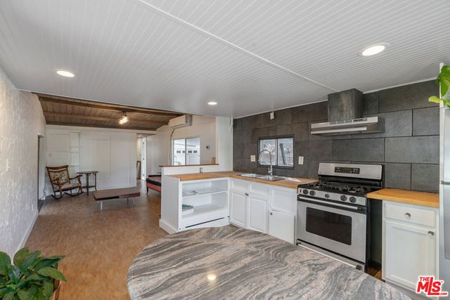 1667 Las Virgenes Canyon Road 9, Calabasas, CA 91302
