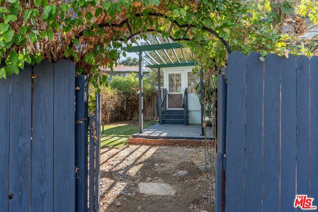 1667 Las Virgenes Canyon Road 9, Calabasas, CA 91302