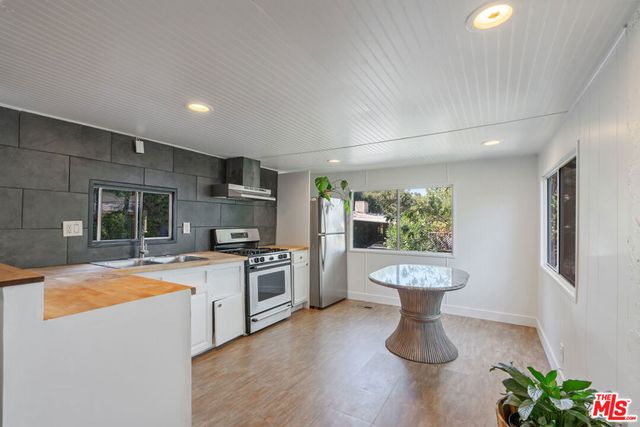 1667 Las Virgenes Canyon Road 9, Calabasas, CA 91302