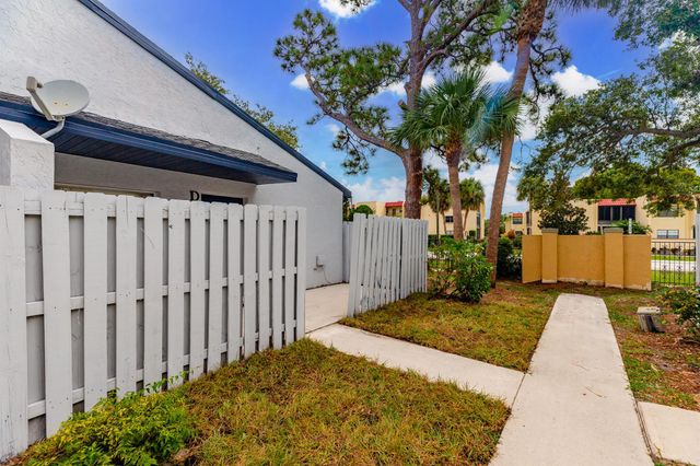 2007 Oleander Boulevard Apt D, Fort Pierce, FL 34950