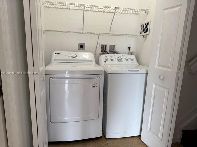 8800 NW 107th CT 219-10, Doral, FL 33178