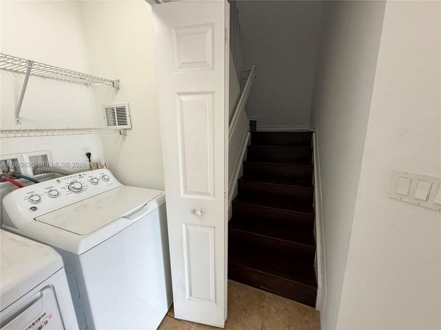 8800 NW 107th CT 219-10, Doral, FL 33178