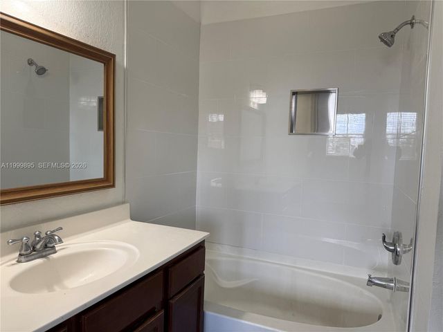 8800 NW 107th CT 219-10, Doral, FL 33178